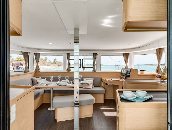 Catamaran lagoon 42 Salon